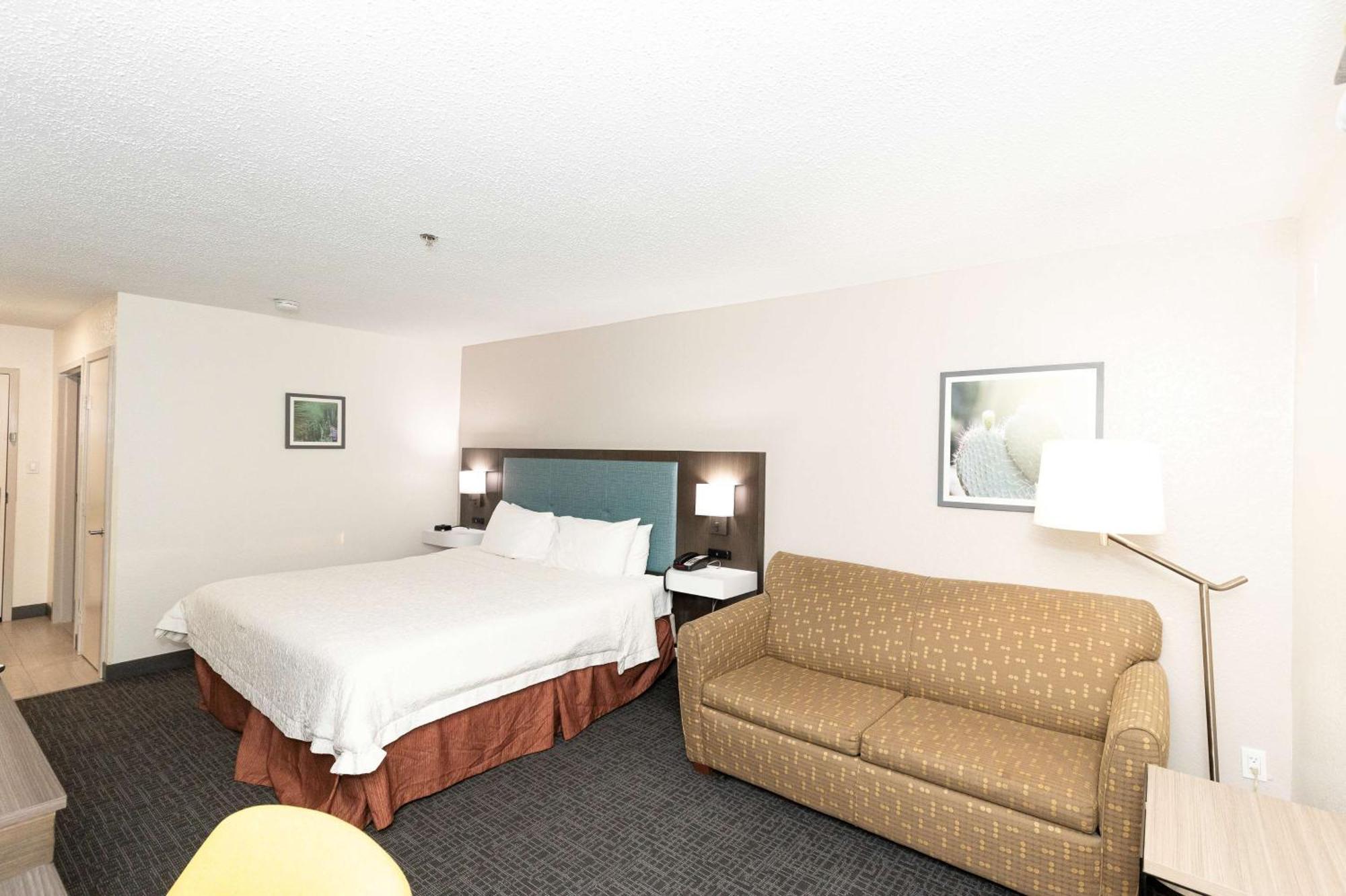 Hampton Hotel 3*