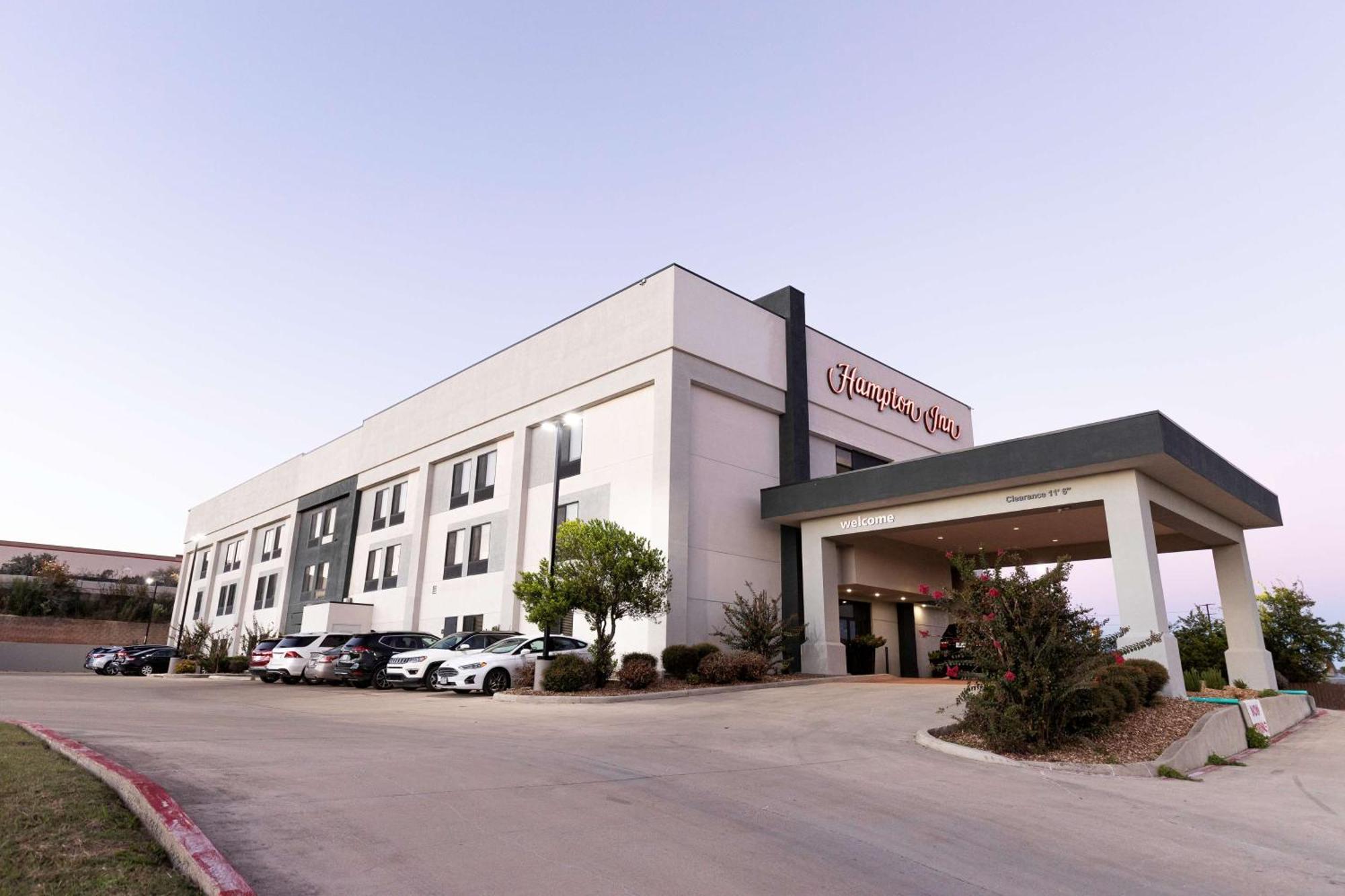 Hampton Hotel 3*